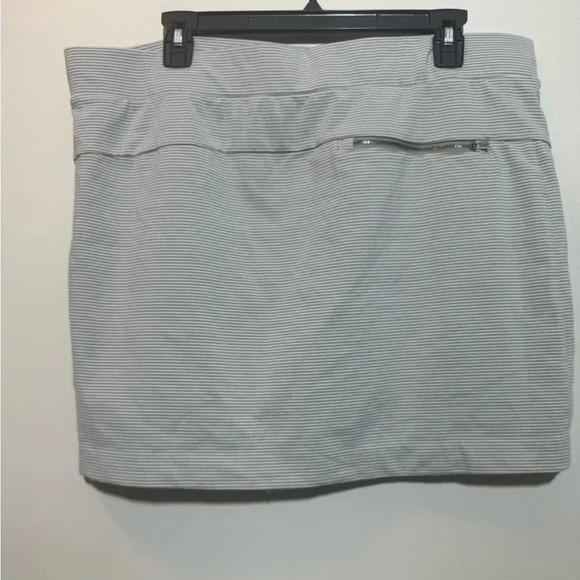Athleta Stripe Modern Metro Skirt - Picture 4 of 6